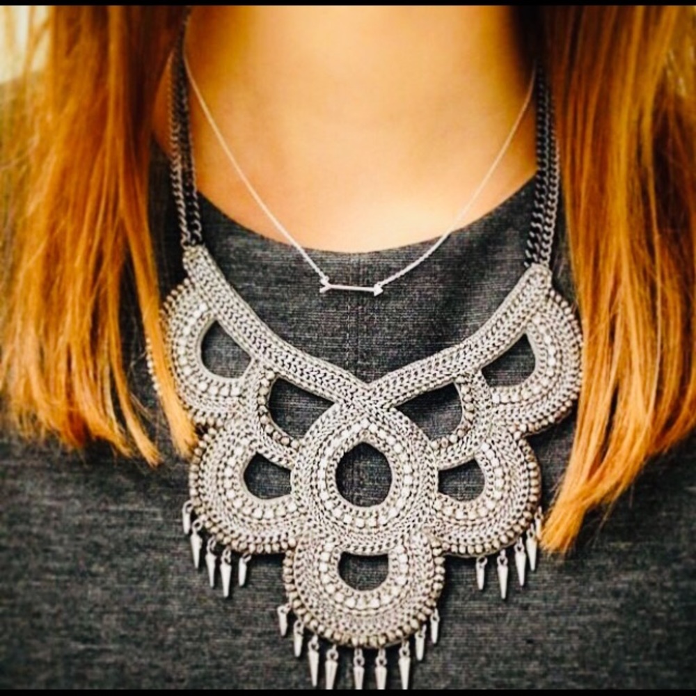 :: ⚔️BOSS⚔️Talulah Silver+Crystal Bib Necklace - Picture 6 of 9